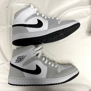 Jordan 1 Mids Grey Fog